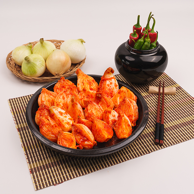 익을수록 깊어지는 시원한 감칠맛! 아삭 알싸한 양파김치 